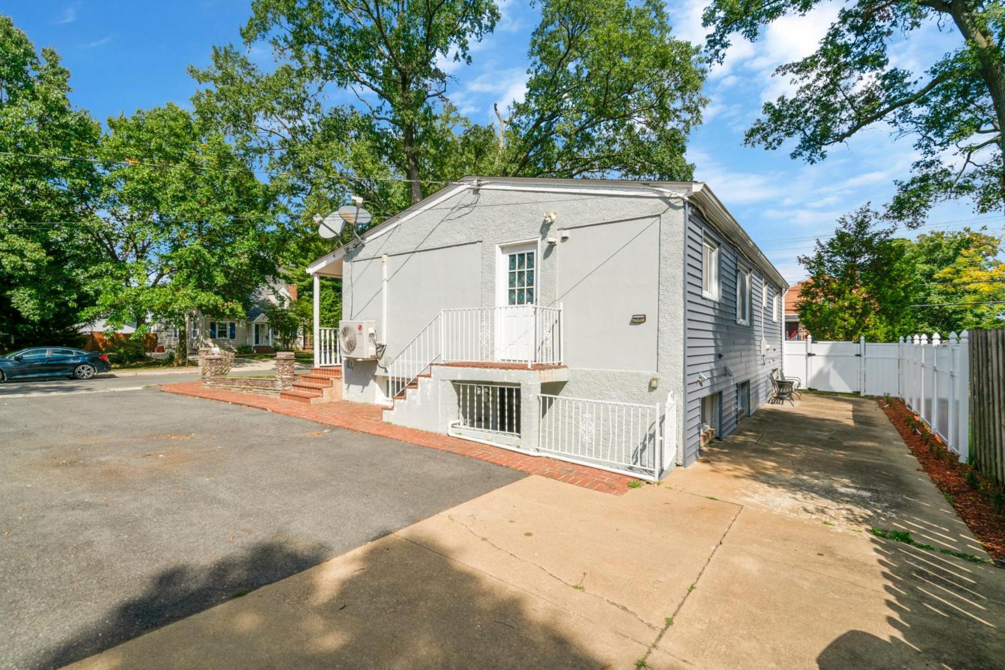 Escape To Our Cozy 3 Bed Rm 2 Bath Unit In Alexandria Va Villa Exterior foto